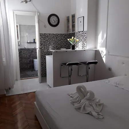 Dunja Ns Апартаменты Нови-Сад